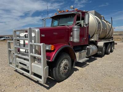 Peterbilt 367 Tanker Truck