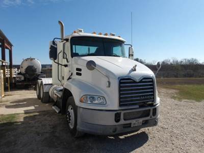 Mack Pinnacle CXU613 Tractor