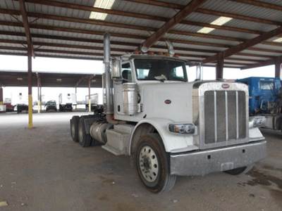 Peterbilt 388 Tractor
