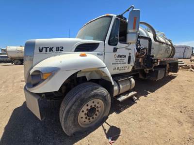 International 7500 Vacuum Truck