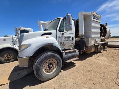 International 7600 Vacuum Truck