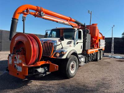 International Vacuum Truck