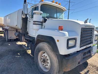 Mack RD690S Water Truck