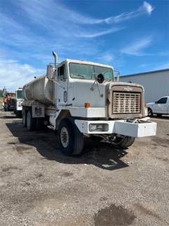 Oshkosh FF115 Water Truck