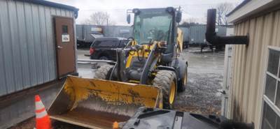 John Deere 324L Wheel Loader