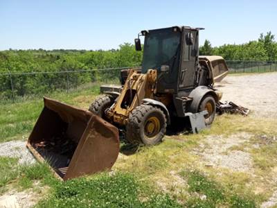 John Deere 324L Wheel Loader