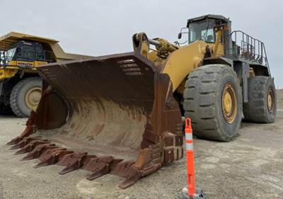 Komatsu WA900 Wheel Loader