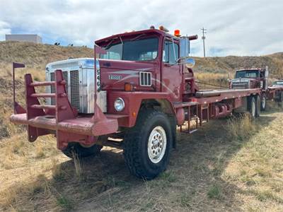 International F-5070 Winch Truck