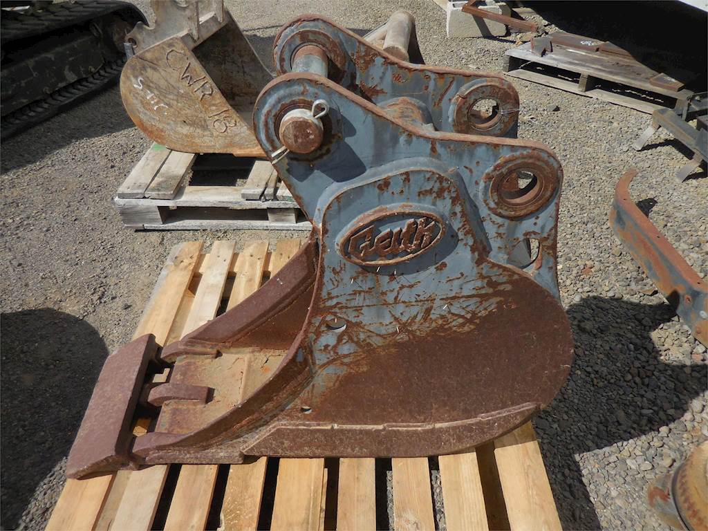 Geith Bucket For Sale Central Point, OR 62030