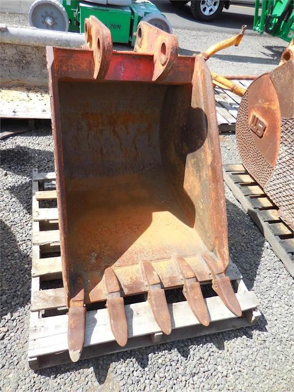 John Deere Bucket For Sale Central Point, OR 56716