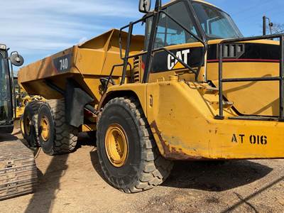 Caterpillar 740 Articulated Truck