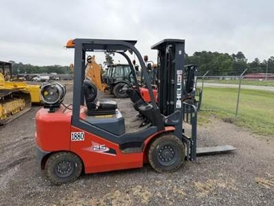 HELI CPQYD25 Pneumatic Tire Forklift - 5000lb Capacity, 9ft Lift Height