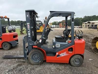 HELI CPYD25 Pneumatic Tire Forklift - 5000lb Capacity, 9ft Lift Height