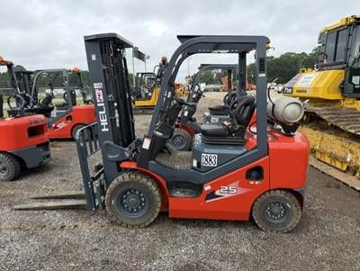 HELI CPYD25 Pneumatic Tire Forklift