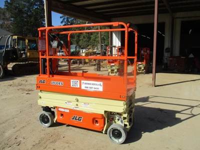 JLG 1930ES Scissor Lift - 24ft Working Height