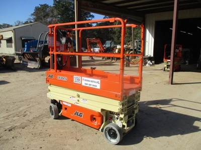 JLG 1930ES Scissor Lift - 24ft Working Height