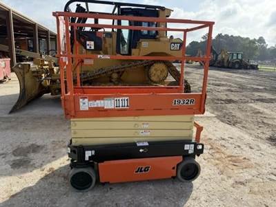 JLG 1932R Scissor Lift - 19ft Working Height