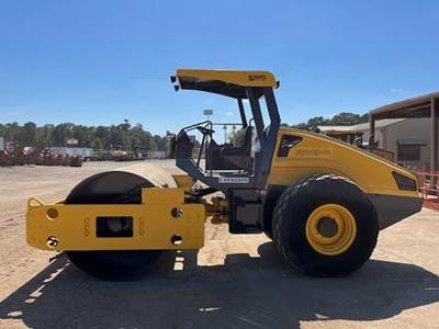 BOMAG BW211D-50 Smooth Drum Roller Compactor