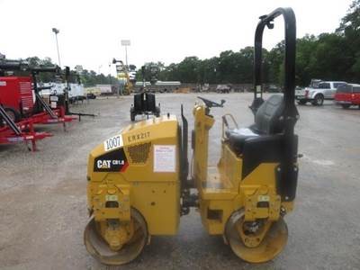 Caterpillar CB1.8 Smooth Drum Roller Compactor