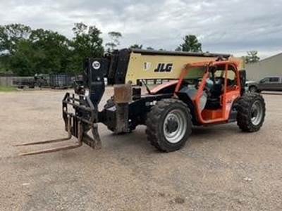 JLG 1055 Telehandler - 10000lb Capacity, 55ft Lift Height