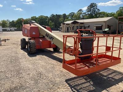 JLG 600S Telescopic Boom Lift - 500lb Capacity
