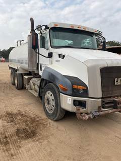 Caterpillar CT660 Water Truck