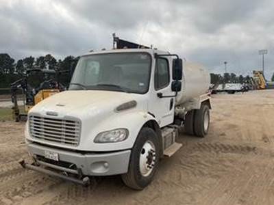Freightliner 2500 2000 Gallon Water Truck