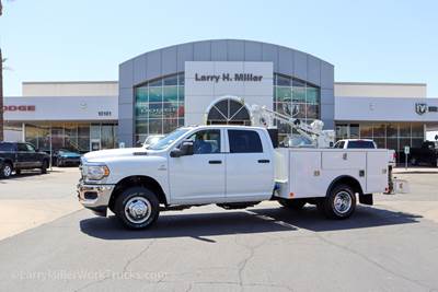 RAM 3500 Flatbed Truck - 6 Speed Automatic
