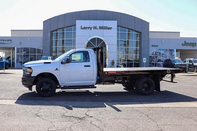 RAM 3500 Tradesman Flatbed Truck - 6 Speed Automatic