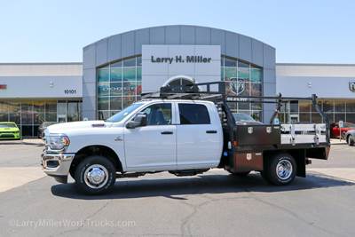 RAM 3500 Tradesman Flatbed Truck - 6 Speed Automatic