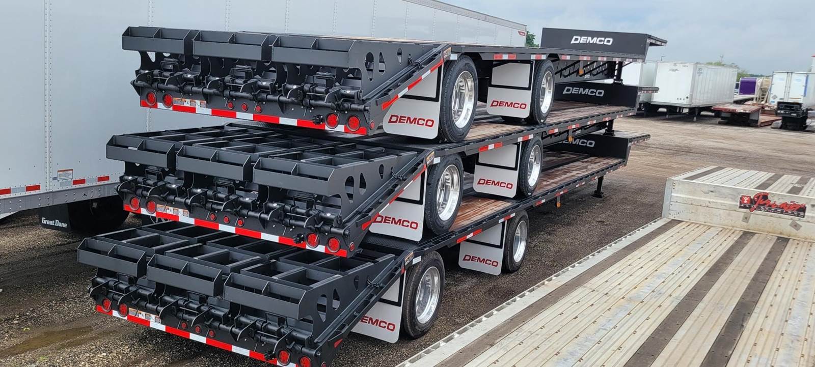 2023 Demco 53' STEP DECK BEAVERTAIL W/ RAMPS Steel Drop Deck Trailer