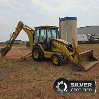 2005 Caterpillar 420D Backhoe
