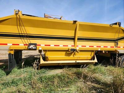 2009 Midland TC3000 Tri Axle Belly Dump Trailer