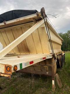 1993 Arnes TDM Hopper Hopper / Grain Trailer