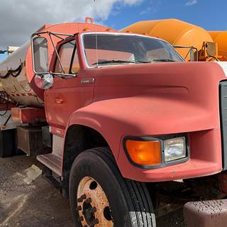 1995 Ford F-800 Hot Oil / Asphalt Distributor Truck