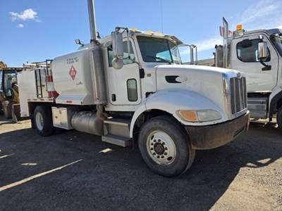 2008 Peterbilt 335 Truck