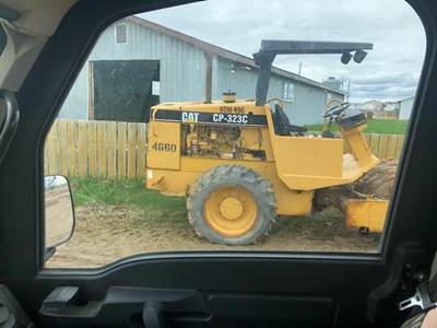 2001 Caterpillar CP323C Padfoot Roller Compactor