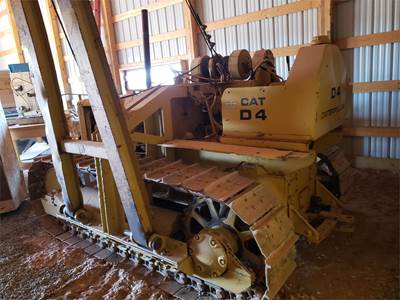 Caterpillar D4 Pipelayer