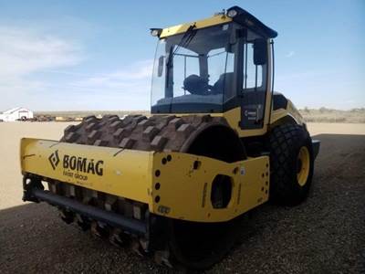 2018 BOMAG BW211D-5 Smooth Drum Roller Compactor