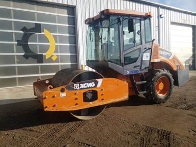 2017 XCMG CV83PD Smooth Drum Roller Compactor