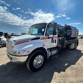 2002 International 4300 Vacuum Truck