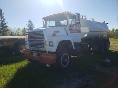 Ford L8000 Water Truck
