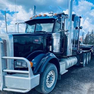 2013 Peterbilt 367 Winch Truck