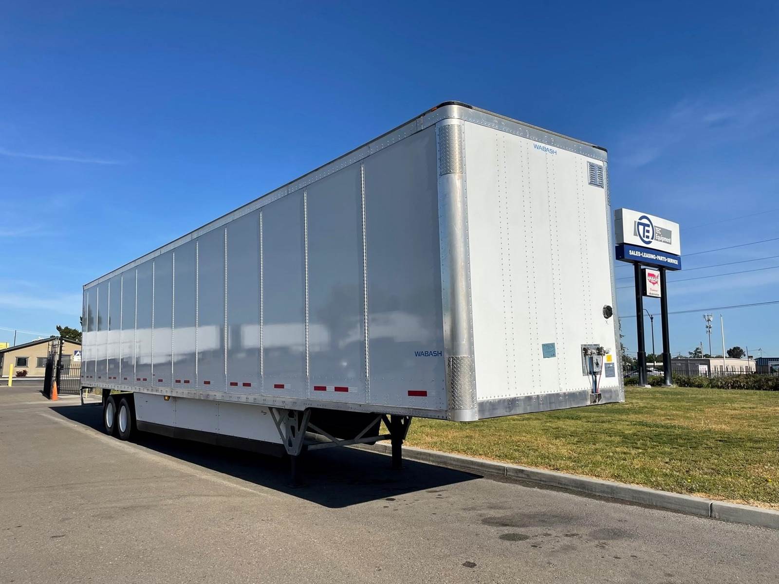 2024 Wabash DuraPlate 53 ft Dry Van Trailer Swing Door, Air Ride For