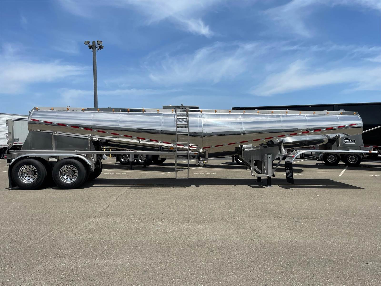 2024 Mac LTT 5600 Gallon Stainless Steel Non Code Tank Trailer Tandem