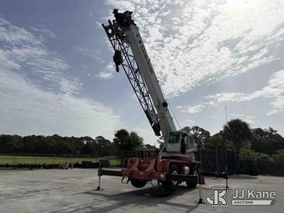 2008 Link Belt RTC-8030 Series II 30-Ton Hydraulic Rough Terrain Crane