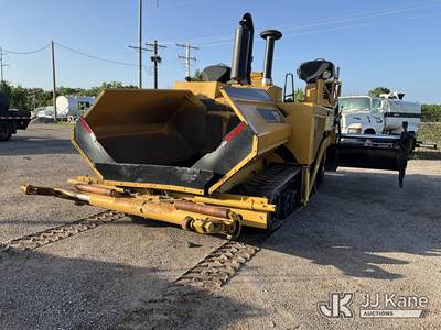 2010 Cat AP-1055D Crawler Asphalt Paver