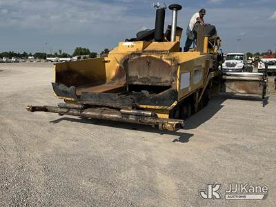 2010 Cat AP1055D Crawler Asphalt Paver