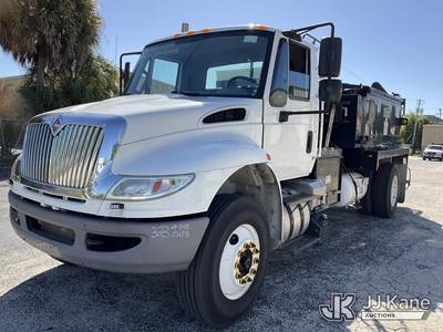 2017 International DuraStar 4300 Asphalt Truck