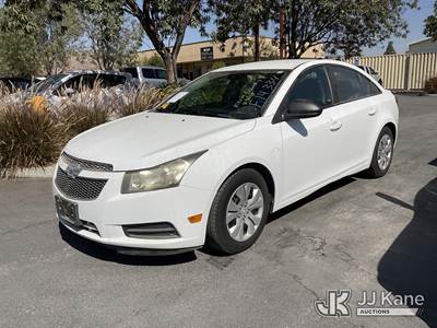 2014 Chevrolet Cruze LS Auto 4-Door Sedan